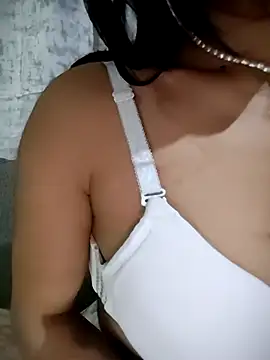 Snapshot of ElaRuil69 chatting on February 2026 02:26:01 AM ElaRuil69 online show from February 2026 02:26:01 AM