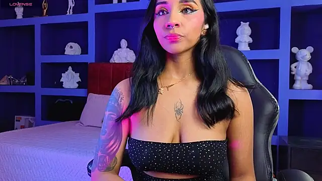 camille1310 online show from May 2026 10:07:01 PM