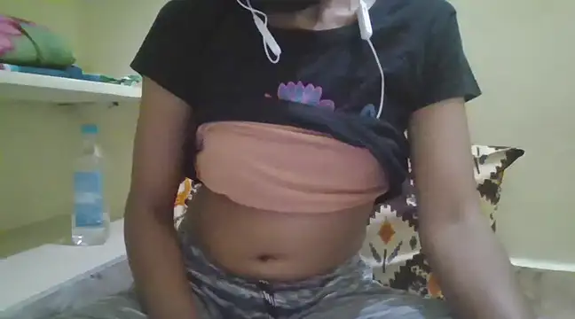 Snapshot of cutee_telugu chatting on February 2025 06:15:02 PM cutee telugu online show from February 2025 06:15:02 PM