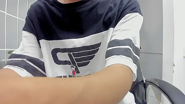 Snapshot of Johann_sex chatting on September 2025 04:18:01 PM Johann sex online show from September 2025 04:18:01 PM