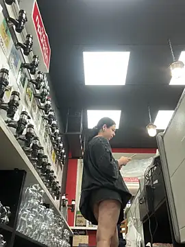 Snapshot of AlishaPrettyBlade chatting on November 2025 11:21:01 AM AlishaPrettyBlade online show from November 2025 11:21:01 AM