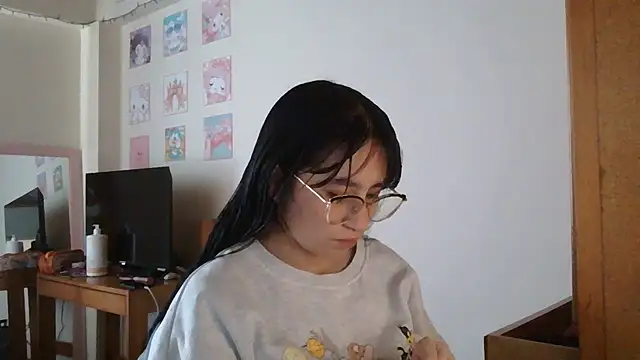 Arielle lov online show from November 2025 09:38:01 PM