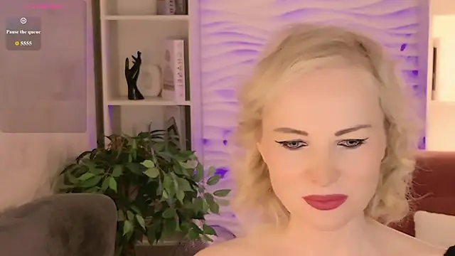 Snapshot of Sandra_Kind chatting on May 2026 05:37:02 AM Sandra Kind online show from May 2026 05:37:02 AM