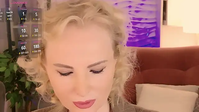 Snapshot of Sandra_Kind chatting on June 2026 05:31:02 AM Sandra Kind online show from June 2026 05:31:02 AM