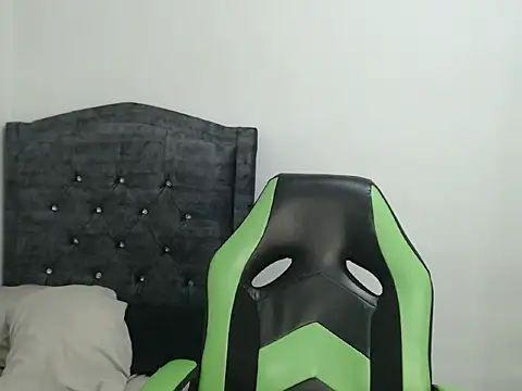 Boy coll online show from April 2026 06:16:02 PM