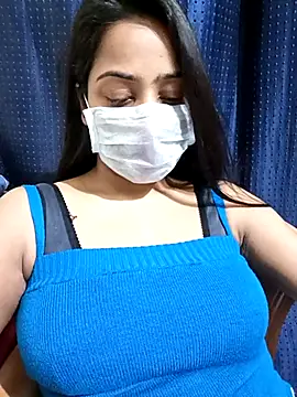 COZY ROZI online show from March 2025 06:50:01 PM