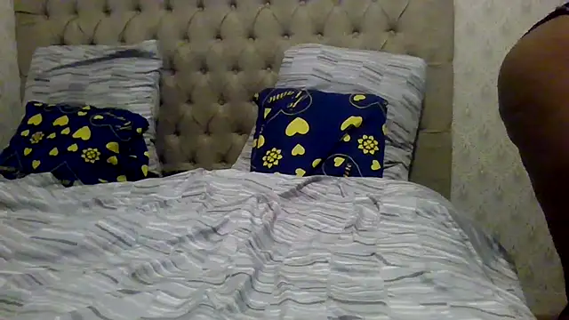 Louna45dv online show from October 2025 06:52:01 PM