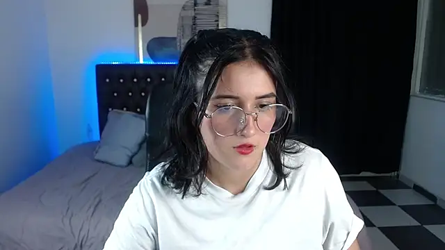 amy royale online show from February 2025 02:04:01 AM