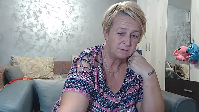 RosesandLillies online show from October 2025 04:07:02 PM