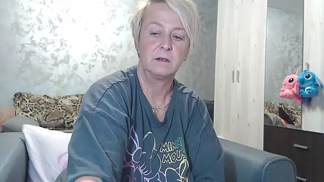 RosesandLillies online show from October 2025 05:28:01 PM