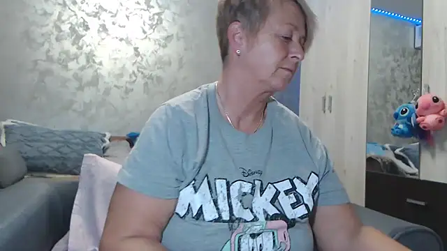 Snapshot of RosesandLillies chatting on February 2026 05:54:01 PM RosesandLillies online show from February 2026 05:54:01 PM