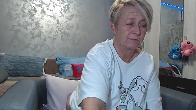 Snapshot of RosesandLillies chatting on February 2026 07:48:01 PM RosesandLillies online show from February 2026 07:48:01 PM