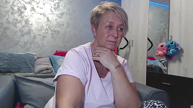 Snapshot of RosesandLillies chatting on March 2026 04:45:02 PM RosesandLillies online show from March 2026 04:45:02 PM