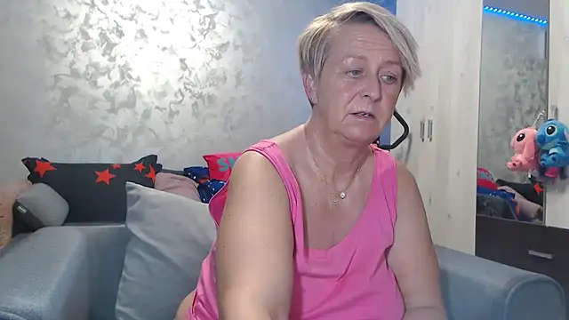 Snapshot of RosesandLillies chatting on March 2026 05:50:01 PM RosesandLillies online show from March 2026 05:50:01 PM