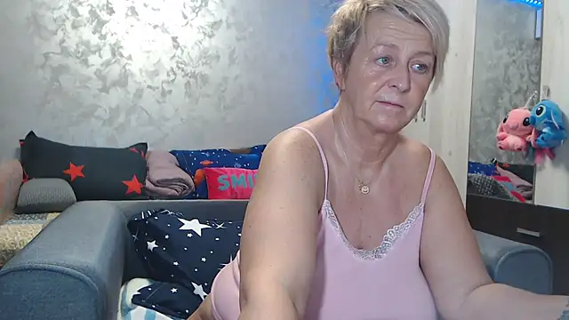 Snapshot of RosesandLillies chatting on March 2026 04:32:01 PM RosesandLillies online show from March 2026 04:32:01 PM