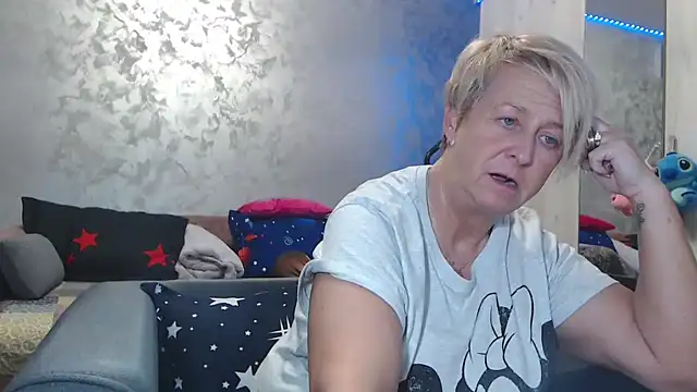 Snapshot of RosesandLillies chatting on March 2026 04:46:01 PM RosesandLillies online show from March 2026 04:46:01 PM