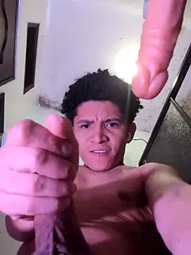 Snapshot of Magno_03 chatting on October 2025 10:22:01 PM Magno 03 online show from October 2025 10:22:01 PM