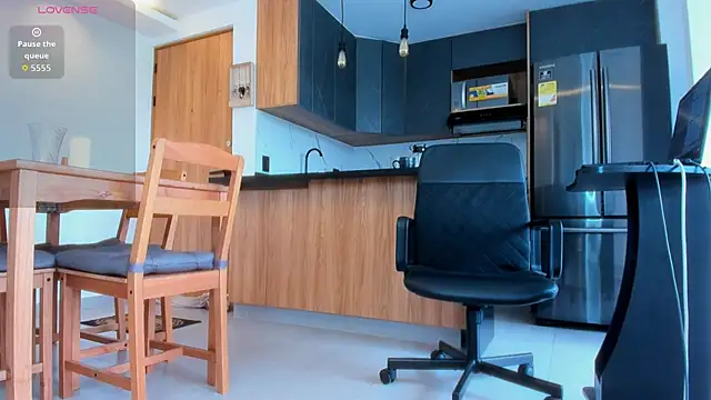 Snapshot of fitnolan chatting on March 2026 01:39:02 PM fitnolan online show from March 2026 01:39:02 PM