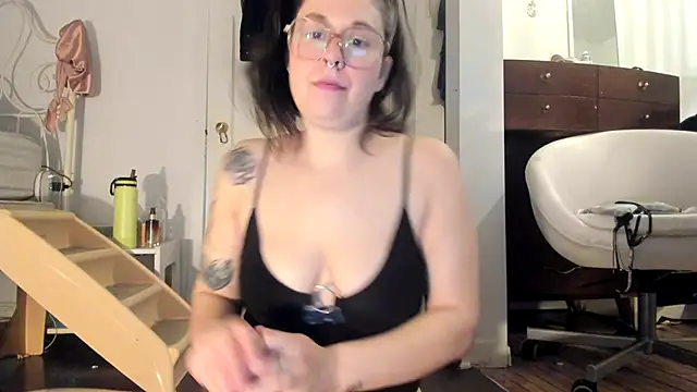 Snapshot of Rosiee69_ chatting on February 2025 03:42:02 PM Rosiee69 online show from February 2025 03:42:02 PM