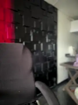 Snapshot of Emily-teen chatting on November 2025 01:22:02 PM Emily-teen online show from November 2025 01:22:02 PM