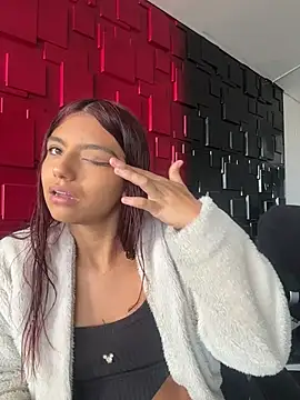 Snapshot of Emily-teen chatting on February 2026 02:44:01 PM Emily-teen online show from February 2026 02:44:01 PM