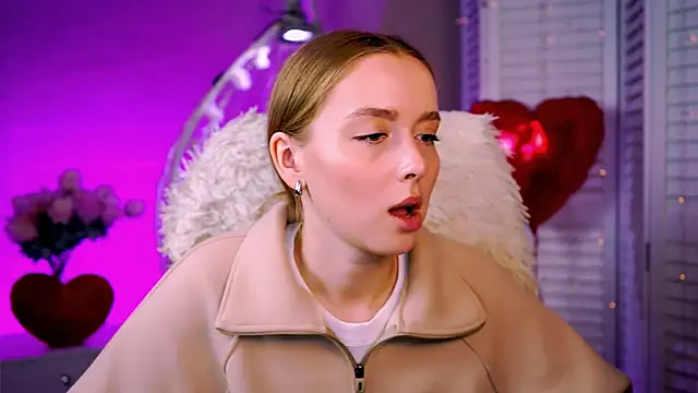 JenniferGraces online show from February 2025 11:30:01 AM