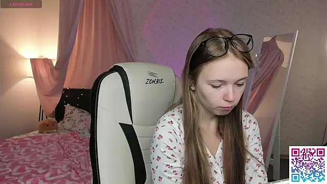 boozekirs  online show from September 2025 02:15:02 AM