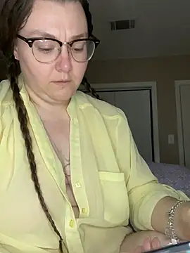 Snapshot of HTXBELLE chatting on March 2025 11:16:01 AM HTXBELLE online show from March 2025 11:16:01 AM