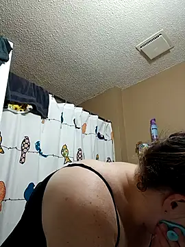 Snapshot of HTXBELLE chatting on September 2025 12:20:01 PM HTXBELLE online show from September 2025 12:20:01 PM