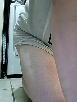 Snapshot of HTXBELLE chatting on October 2025 04:22:02 AM HTXBELLE online show from October 2025 04:22:02 AM