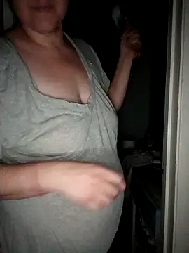 Snapshot of HTXBELLE chatting on October 2025 12:21:02 AM HTXBELLE online show from October 2025 12:21:02 AM