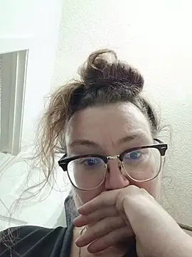 Snapshot of HTXBELLE chatting on November 2025 04:33:02 AM HTXBELLE online show from November 2025 04:33:02 AM