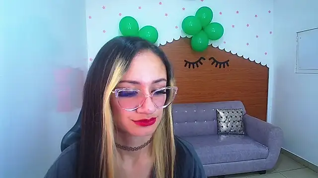 emily rousse t online show from March 2025 09:27:01 PM