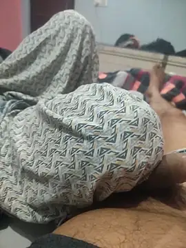 Snapshot of indian_couple4 chatting on December 2025 04:34:02 PM indian couple4 online show from December 2025 04:34:02 PM