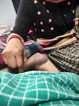 Snapshot of indian_couple4 chatting on December 2025 04:21:01 AM indian couple4 online show from December 2025 04:21:01 AM