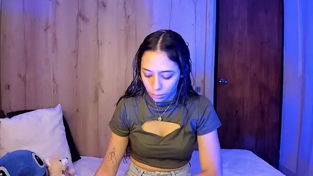 Snapshot of TANIA_06 chatting on April 2026 01:12:01 PM TANIA 06 online show from April 2026 01:12:01 PM