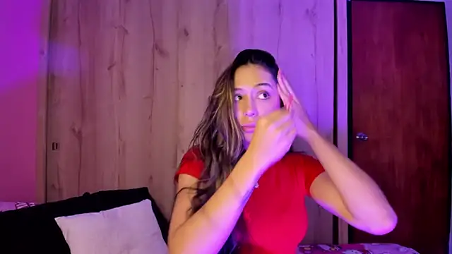 Snapshot of TANIA_06 chatting on May 2026 02:01:01 PM TANIA 06 online show from May 2026 02:01:01 PM