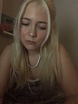 Snapshot of Blondie_Sofia_Essexbabe chatting on October 2025 10:51:02 PM Blondie Sofia Essexbabe online show from October 2025 10:51:02 PM