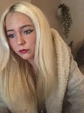 Snapshot of Blondie_Sofia_Essexbabe chatting on October 2025 09:48:02 PM Blondie Sofia Essexbabe online show from October 2025 09:48:02 PM