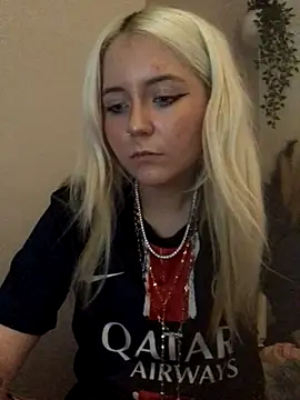 Snapshot of Blondie_Sofia_Essexbabe chatting on October 2025 07:35:02 PM Blondie Sofia Essexbabe online show from October 2025 07:35:02 PM