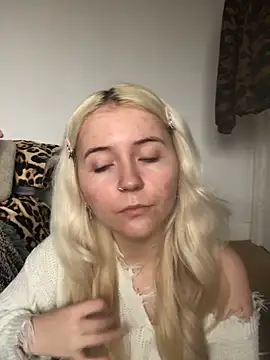 Snapshot of Blondie_Sofia_Essexbabe chatting on November 2025 11:56:02 AM Blondie Sofia Essexbabe online show from November 2025 11:56:02 AM