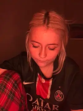 Snapshot of Blondie_Sofia_Essexbabe chatting on November 2025 09:19:01 PM Blondie Sofia Essexbabe online show from November 2025 09:19:01 PM