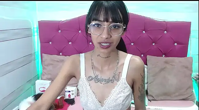 Snapshot of Karla_SlutSkinny chatting on March 2025 06:29:01 AM Karla SlutSkinny online show from March 2025 06:29:01 AM