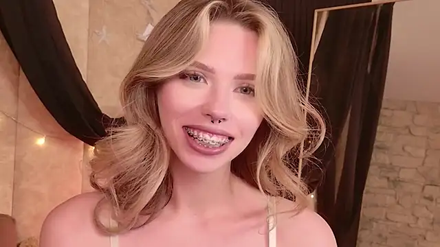 Sierra Fane online show from August 2026 09:18:02 PM