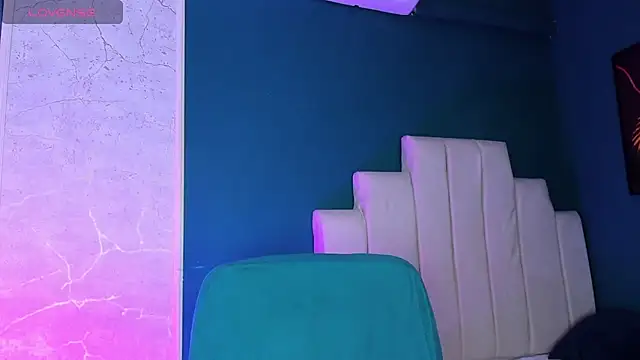 Allex Cano online show from October 2025 07:46:02 PM