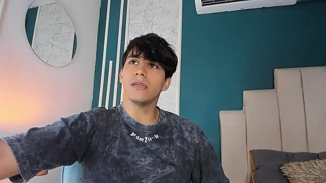 Allex Cano online show from February 2026 08:25:02 PM