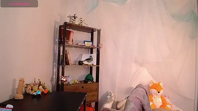 Elise Nyx online show from May 2026 01:29:01 PM