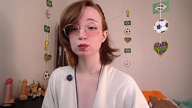 Snapshot of Elise_Nyx chatting on June 2026 12:36:01 PM Elise Nyx online show from June 2026 12:36:01 PM