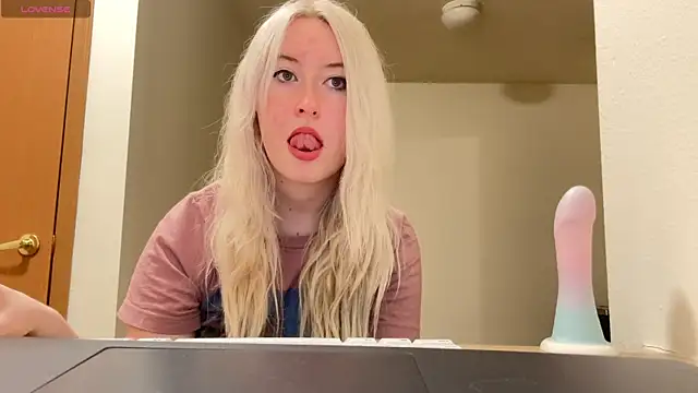 Snapshot of ashisscene chatting on January 2026 04:16:01 AM ashisscene online show from January 2026 04:16:01 AM