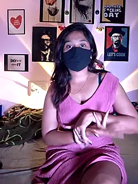 Snapshot of LOVELY__SMART__CPL chatting on December 2025 04:45:02 PM LOVELY SMART CPL online show from December 2025 04:45:02 PM